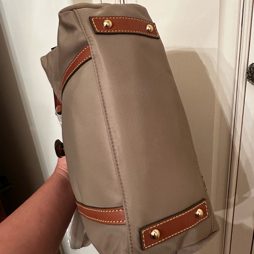 Dooney & Bourke Wayfarer Large Zip Tote - Picture 2 of 3